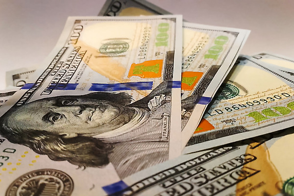 포토 JPG 해외이미지 종이 백그라운드 컨셉 지폐 돈 비즈니스 사람없음 초록색 금융 세트 쌓기 달러 미국 저축 흰색 10 그룹 재산 떨어짐 심볼 묘사 사인 질감 투자 모음 흙더미 계산서 고립 대통령 땅바닥 많음 해외202004 해외포토 컬러 북아메리카 모션 바닥 한글 경제 숫자 흙 파일형식 더미 이미지허브