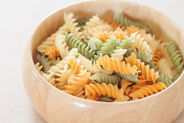 포토 JPG 해외이미지 전통 길 음식 백그라운드 재료 건조 파스타 나선형 건강 스파게티 종류 요리 사람없음 목재 초록색 갈색 노란색 식사 이탈리아 흰색 신선 그룹 사발 맛 자르기 유기농 질감 날것 밀가루 흙더미 마카로니 생식 채식주의자 해외202004 해외포토 나무 웰빙 유럽 컬러 컨셉 무늬 모션 서양음식 흙 사기그릇 가루 채식 파스타면 파일형식 더미 이미지허브