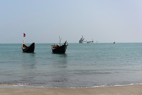 포토 JPG 해외이미지 바다 여행 백그라운드 요트 교통시설 자연 휴가 안테나 사람없음 물 파란색 흰색 보트 정상 모터 해외202004 해외포토 자연요소 컬러 교통 배_교통 통신 시설 생태계 파일형식 이미지허브