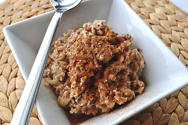 포토 JPG 해외이미지 그릇 접시 음식 바나나 건강 사람없음 초록색 갈색 숟가락 식사 흰색 사발 닫기 아침식사 사과 묘사 날것 심플 레시피 시나몬 오트밀 채식주의자 비건 귀리 해외202004 해외포토 식기 컬러 과일 모션 곡류 수저 사기그릇 채식 파일형식 이미지허브