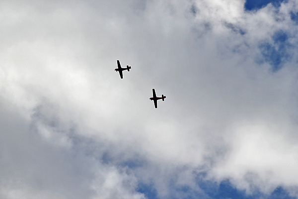 포토 JPG 해외이미지 구름 산업 스포츠 여행 백그라운드 2 교통시설 자연 하늘 날씨 비행기 사람없음 야외 파란색 빛 우주 파일럿 항공 제트기 승객 엔진 대패 해외202004 해외포토 자연요소 직업 컬러 교통 항공교통 대중교통 시설 생태계 파일형식 이미지허브