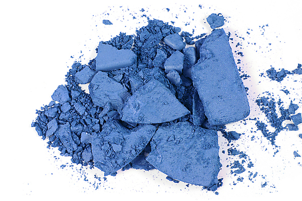 포토 JPG 해외이미지 그림자 사람없음 파란색 유행 화장품 화려 우아함 다발 흰배경 아이섀도 찌그러짐 골절 깨짐 더스트파티클 해외202004 해외포토 컬러 백그라운드 컨셉 의학 뷰티 흰색 파일형식 이미지허브