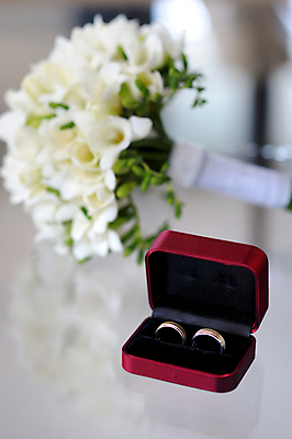 포토 JPG 해외이미지 결혼 실내 사랑 사람없음 결혼반지 해외202004 해외포토 감정 이벤트 내부 반지 파일형식 이미지허브