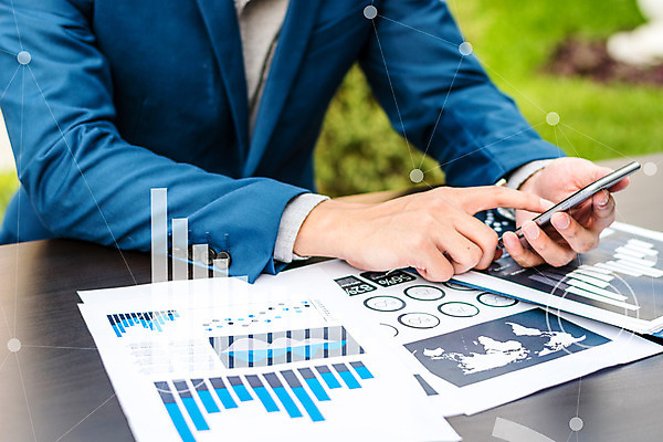 포토 JPG 해외이미지 직업 인터넷 비즈니스 통계 그래프 사람 사람없음 금융 노트북 컴퓨터 사무실 모니터 자료 결과 계획 위험 토론 고객 읽기 분석 동료 계약 속도 무역 보고서 시작 상담 문서 투자 바쁨 자원 진행 대출 개발 리뷰 마케팅 경제학 힙스터 해외202004 해외포토 교육 패션 산업 컨셉 관계 모션 경제 전자제품 파일형식 이미지허브