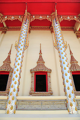 포토 JPG 해외이미지 아시아 종교 불교 창문 태국 노동자 요정 사람없음 빨간색 반사 믿음 탑 거울 골동품 기둥 사찰 황금 클래식 기적 복고 각도 첨탑 사당 사리탑 옛날 카운트 해외202004 해외포토 직업 건축물 건축 감정 나라 컬러 컨셉 종교건축 파일형식 이미지허브
