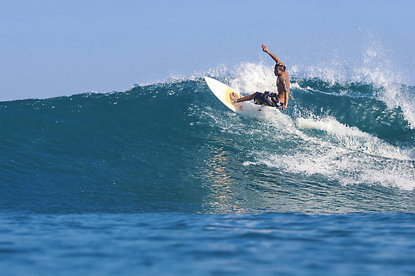 포토 JPG 해외이미지 남자 스포츠 파도 바다 여행 포즈 모션 자연 날씨 통 한명 풍경 야외 물 여름 파란색 운동 힘 에너지 수상스포츠 액체 서핑 떨어짐 승차 위험 시원함 발리 인도네시아 태평양 분무기 튜브 서퍼 혁명 해외202004 해외포토 자연요소 1 계절 아시아 컬러 섬 컨셉 운동선수 건강 사람 생태계 파일형식 이미지허브