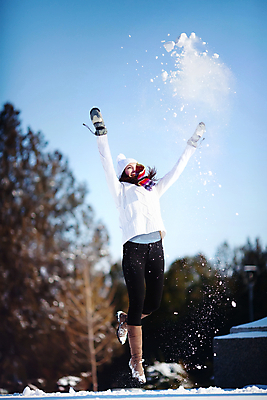 포토 JPG 해외이미지 백인 모델 라이프스타일 여자 행복 얼굴 백그라운드 컨셉 크리스마스 겨울 자연 휴가 새로움 관리 한명 사람 성인 야외 10대 파란색 유행 기쁨 추위 흰색 던지기 숲 시원함 연도 폭설 해외202004 해외포토 서양인 1 계절 기념일 감정 컬러 모션 청소년 눈_날씨 생활 신체부위 자연재해 생태계 파일형식 이미지허브