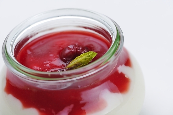 포토 JPG 해외이미지 실내 근접촬영 사람없음 한개 흰배경 푸딩 과일푸딩 해외202004 해외포토 1 뷰포인트 백그라운드 디저트 내부 흰색 파일형식 이미지허브