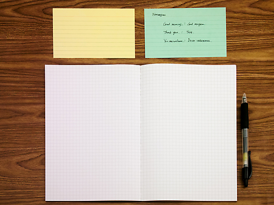 포토 JPG 해외이미지 학생 교육 문화 텍스트 교실 학교 수업 노르웨이 사람없음 책 단어 스터디 세계 글로벌 연필 펜 쪽지 공책 시험 퀴즈 가르침 강의 사전 번역 해외202004 해외포토 문자 유럽 문구용품 학용품 학습 필기구 파일형식 이미지허브