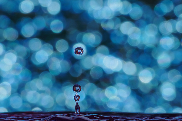 포토 JPG 해외이미지 물결 사람없음 물 파란색 떨어짐 보케 해외202004 해외포토 자연요소 컬러 컨셉 파일형식 이미지허브