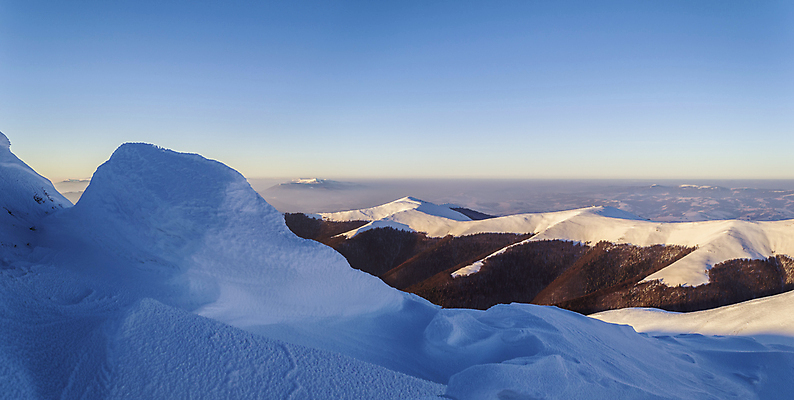 포토 JPG 해외이미지 나무 구름 계절 여행 백그라운드 겨울 자연 하늘 날씨 산 풍경 사람없음 야외 파란색 햇빛 태양 일출 환경 냉동 얼음 일몰 새벽 추위 흰색 저녁 숲 언덕 서리 내추럴 산악지대 절정 눈내림 해외202004 해외포토 자연요소 식물 컬러 눈_날씨 노을 야간 생태계 파일형식 이미지허브