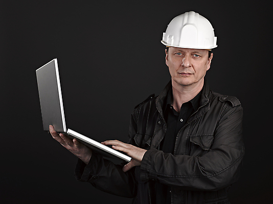 포토 JPG 해외이미지 백인 직업 1 응시 백그라운드 비즈니스 사업가 성공 노동자 직장 자 한명 미소 사람 정장 성인 노트북 환경 공구 잡기 비즈니스맨 기술자 엔지니어 재산 헬멧 건축가 디자이너 측정 경영자 슛 진짜 해외202004 해외포토 서양인 시선 옷 남자 컨셉 회사 모션 문구용품 표정 금융 전자제품 도구 직장인 보호장비 리더 파일형식 이미지허브