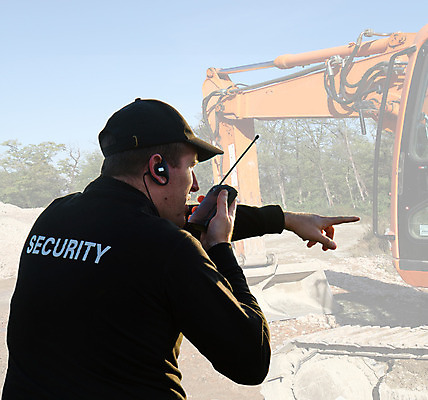 포토 JPG 해외이미지 남자 유니폼 텍스트 한명 경비 안전 사람 이벤트 단어 힘 재킷 콘서트 관찰 경찰 보호 군중 소프트포커스 위험 싱글 보안 근육질 감시 경호원 장교 해외202004 해외포토 직업 문자 1 옷 컨셉 모션 근육 촬영기법 외투 공연 몸매 파일형식 이미지허브