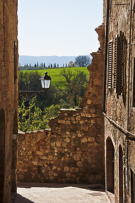 포토 JPG 해외이미지 외관 유럽 건축양식 거리 풍경 사람없음 야외 건물 문 마을 이탈리아 바위 도시 그림 좁은 장면 타운 토스카나 해외202004 해외포토 건축물 건축 나라 돌_바위 파일형식 이미지허브
