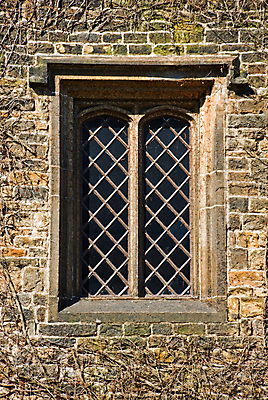 포토 JPG 해외이미지 건축양식 창문 유리 날씨 프레임 석조 사람없음 건물 수확 성장 바위 중세 역사 덩굴 묘사 다이아몬드 사암 시들음 옛날 판유리 해외202004 해외포토 식물 건축물 건축 농업 재질 돌_바위 보석 파일형식 이미지허브