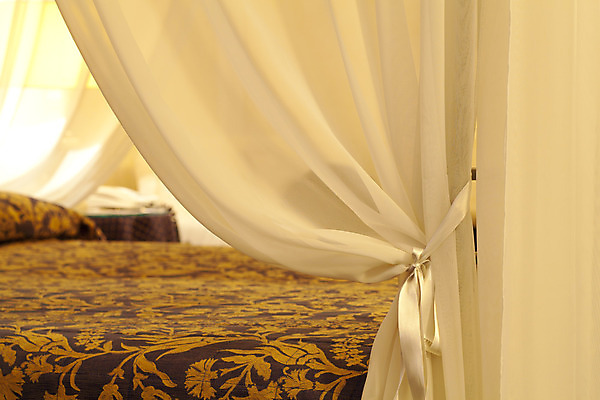 포토 JPG 해외이미지 라이프스타일 가구 쿠션 건축양식 베개 호텔 휴식 아파트 주택 실내 병아리 텐트 그림자 사람없음 내부 옆모습 장식 우주 침실 방 의사 덮개 침대 직물 커튼 야간 그늘 배열 오브젝트 각도 샹들리에 리빙 야광 여관 구성 매트리스 옛날 차양 스타일 유일 안락 해외202004 해외포토 자연요소 건축 뷰포인트 생활용품 컨셉 침구 조류 숙소 조명 캠핑도구 건물 생활 빛 의료진 뚜껑 파일형식 이미지허브