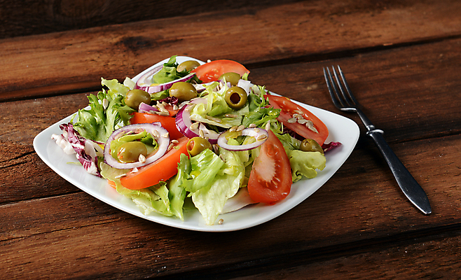 포토 JPG 해외이미지 라이프스타일 접시 음식 잎 다이어트 토마토 채소 재료 양파 서브 파프리카 건강 요리 사람없음 목재 빨간색 초록색 노란색 식당 식사 저녁식사 샐러드 로켓 신선 체리 사발 맛 가득함 유기농 올리브 날것 후추 내추럴 점심식사 숙성 채식주의자 해외202004 해외포토 나무 식물 식기 웰빙 열매 컬러 컨셉 과일 생활 상점 사기그릇 향신료 채식 파일형식 이미지허브