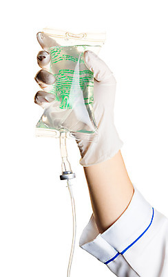 포토 JPG 해외이미지 손 장갑 백그라운드 가방 건강 병원 사람없음 치료 약 고통 장비 흐름 간호사 흰색 긴급 액체 떨어짐 질병 외과 테라피 해결 정맥 순서 고립 돌봄 치유 투입 살균 해외202004 해외포토 잡화 감정 컬러 컨셉 의학 모션 신체부위 뷰티 의료진 혈관 파일형식 이미지허브