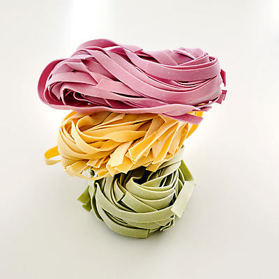 포토 JPG 해외이미지 모양 전통 문화 음식 다이어트 재료 탁자 건조 파스타 건강 스파게티 3 요리 사람없음 초록색 컬러풀 노란색 계란 식사 저녁식사 이탈리아 그룹 맛 상품 밀 지중해 먹기 국수 날것 반죽 밀가루 모음 시금치 타입 점심식사 마카로니 생식 채식주의자 펜네 탈리아텔레 해외202004 해외포토 유럽 바다 컬러 가구 컨셉 채소 모션 곡류 서양음식 알 면류 가루 채식 파스타면 파일형식 이미지허브