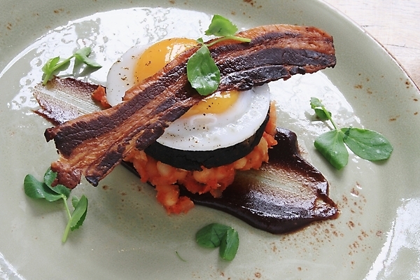 포토 JPG 해외이미지 전통 영어 음식 영국 잉글랜드 콩 요리 사람없음 계란 식사 저녁식사 튀김 아침식사 굽기 베이컨 점심식사 해외202004 해외포토 문자 유럽 곡류 돼지고기 알 구이 파일형식 이미지허브