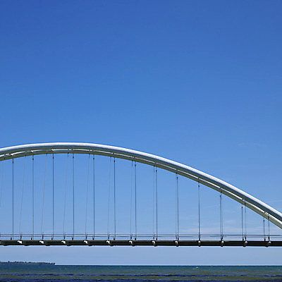 포토 JPG 해외이미지 모양 구름 디자인 호수 상징 패턴 곡선 건축양식 하늘 사람없음 물 파란색 금속 전선 흰색 연결 큼 철 척추 아치 청록색 볼트 튜브 대도시 공학 건너기 고체 깊이 대칭 오리지널 지원 철강 해외202004 해외포토 자연요소 교육 건축 선 컬러 무늬 모션 재질 뼈 공구 도시 크기 파일형식 이미지허브