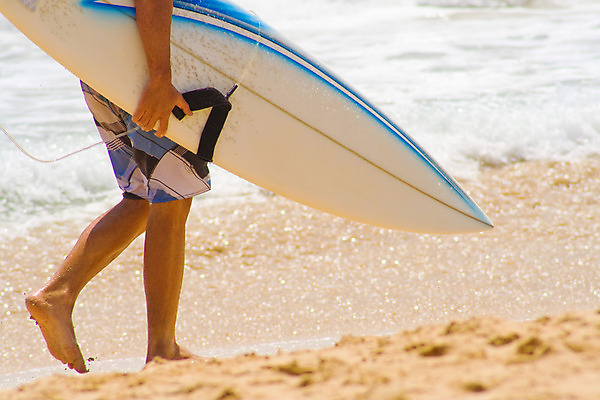 포토 JPG 해외이미지 남자 모래 스포츠 파도 바다 신체 자연 건강 사람없음 10대 물 여름 파란색 청춘 햇빛 태양 걷기 산책 수상스포츠 서핑보드 서핑 황금 발리 인도네시아 태평양 서퍼 해외202004 해외포토 자연요소 계절 아시아 컬러 섬 컨셉 모션 청소년 휴식 운동선수 사람 보드_스포츠 생태계 파일형식 이미지허브
