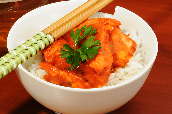 포토 JPG 해외이미지 음식 밥 건강 요리 사람없음 식사 저녁식사 치킨 뜨거움 사발 맛 매움 버터 점심식사 해외202004 해외포토 컨셉 사기그릇 닭고기요리 파일형식 이미지허브