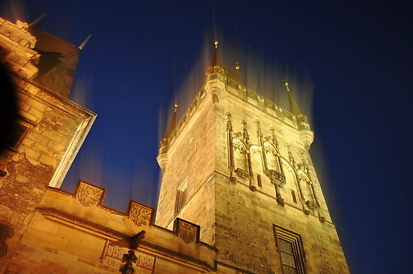 포토 JPG 해외이미지 나무 전통 유럽 문화 여행 건축양식 사람없음 물 여름 강 도시풍경 조각상 성당 교회 도시 역사 장면 체코 프라하 타운 고딕 공화국 옛날 스타일 해외202004 해외포토 자연요소 식물 계절 건축 나라 종교건축 풍경 건물 조형물 파일형식 이미지허브