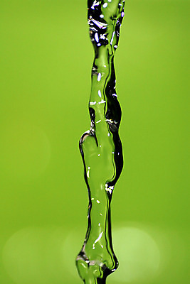 포토 JPG 해외이미지 음료 사람없음 초록색 물 젖음 흐름 마시기 흰색 개울 떨어짐 분무기 제트기 넘어짐 해외202004 해외포토 자연요소 컬러 컨셉 모션 비행기 강 파일형식 이미지허브