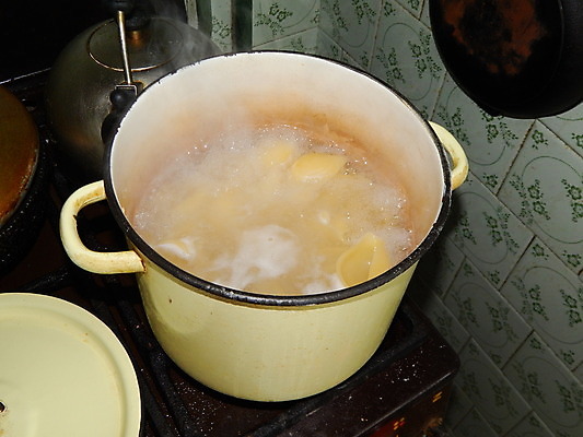 포토 JPG 해외이미지 전통 음식 백그라운드 태국 부활절 거리 요리 여러명 사람없음 계란 식사 흰색 신선 뜨거움 소시지 맛 그릴 난로 찌개 유기농 양고기 우크라이나 핸드메이드 해외202004 해외포토 웰빙 기념일 유럽 아시아 컬러 다수 컨셉 주방용품 육류 사람 알 가공식품 난방기 파일형식 이미지허브