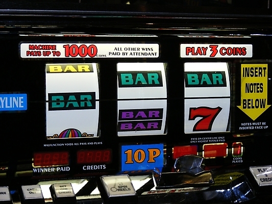 포토 JPG 해외이미지 1 과일 놀이 사람없음 기계 게임 우승 바 바퀴 행운 도박 상패 카지노 기회 팔 중독 분실 잭팟 중독자 해외202004 해외포토 컨셉 신체부위 최고 상_우승 파일형식 이미지허브