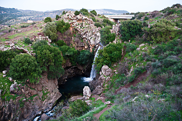 포토 JPG 해외이미지 구름 벽 자연 산 풍경 사람없음 세로 초록색 물 여름 검은색 어둠 침묵 봄 폭포 회색 흐름 추위 성장 가을 바위 연못 신선 액체 개울 떨어짐 분무기 얇은 이스라엘 현무암 그리너리 해외202004 해외포토 자연요소 계절 컬러 컨셉 강 소리 돌_바위 생태계 화산암 서아시아 파일형식 트랜드컬러 이미지허브