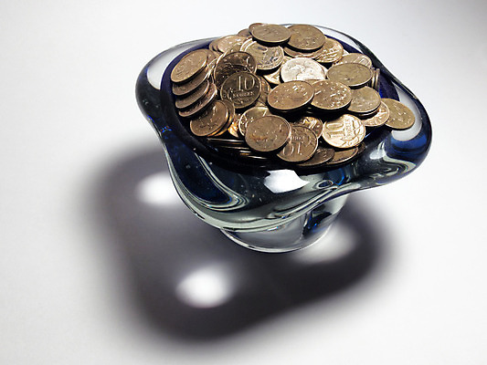 포토 JPG 해외이미지 디자인 백그라운드 컨셉 돈 비즈니스 가정 유리 표면 3 그림자 미술 사람없음 장식 파란색 빛 상자 숫자 노란색 쌓기 금속 꽃병 동전 장비 흰색 항아리 원형 그룹 변화 재산 황금 닫기 주머니 작음 큼 컨테이너 오브젝트 사인 복고 투자 러시아 배지 찢어짐 보물 흙더미 놋쇠 러시아인 위기 많음 해외202004 해외포토 도형 서양인 문자 꽃 유럽 산업 컬러 모션 재질 문화예술 금융 흙 도자기 크기 파일형식 더미 이미지허브