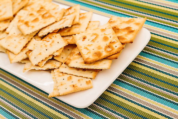 포토 JPG 해외이미지 전통 음식 조각 백그라운드 건조 건강 사람없음 쌓기 크래커 쿠키 황금 맛 아침식사 낟알 밀 굽기 먹기 정사각형 소금 토막 깨짐 절임 짠맛 페스츄리 해외202004 해외포토 도형 빵 컨셉 모션 디저트 곡류 식사 구이 파일형식 이미지허브