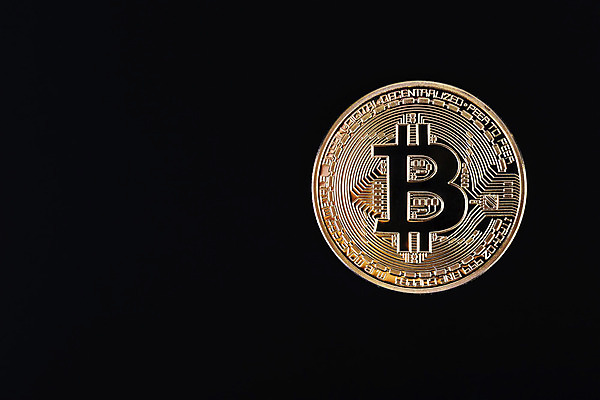 포토 JPG 해외이미지 직업 컨셉 돈 인터넷 비즈니스 커뮤니케이션 무선통신 사람없음 금융 경제 빛 컴퓨터 노란색 금속 글로벌비즈니스 동전 웹 어둠 두개 그물 시장 황금 암호 구매 연결 사이버 심볼 사인 무역 상업 만들기 전자 결제 작업도구 환율 토막 전자상거래 가상 가상화폐 해외202004 해외포토 산업 컬러 2 통신 모션 재질 전자제품 쇼핑 글로벌 도구 재산 파일형식 이미지허브