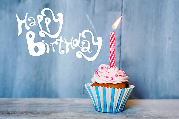 포토 JPG 해외이미지 행복 음식 분홍색 백그라운드 휴가 디저트 주택 기념 발렌타인데이 사람없음 장식 파란색 케이크 대접 생일 달콤 폐기물 설탕 컵케이크 굽기 크림 복고 해로움 해외202004 해외포토 기념일 감정 컬러 컨셉 데이이벤트 건물 맛 쓰레기 구이 파일형식 이미지허브