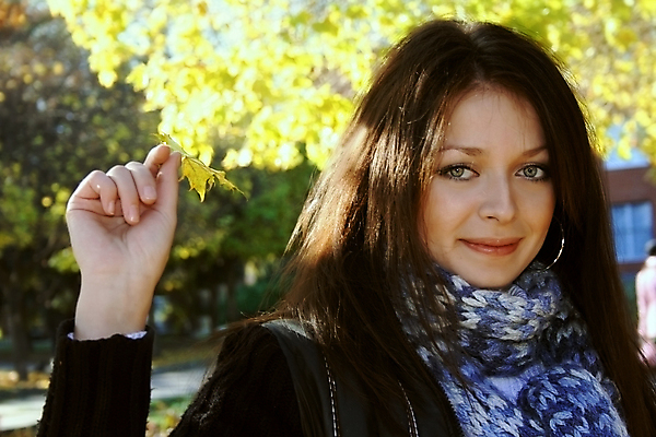 포토 JPG 해외이미지 나무 식물 옷 계절 공원 여자 얼굴 단풍 잎 자연 날씨 한명 미소 사람 성인 야외 목재 햇빛 노란색 기쁨 가을 표현 황금 숲 9월 11월 10월 해외202004 해외포토 1 공공시설 감정 컬러 재료 표정 신체부위 태양 날짜 생태계 파일형식 이미지허브