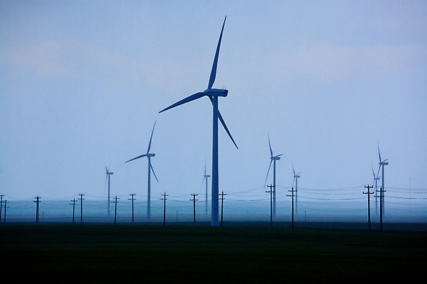포토 JPG 해외이미지 바람 사람없음 초록색 물 농장 환경 힘 풍차 발전기 에너지 그린에너지 생태계 프로펠러 유지 해외202004 해외포토 자연요소 컬러 농업 날씨 발전소 파일형식 이미지허브