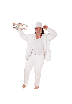 포토 JPG 해외이미지 백인 직업 라이프스타일 남자 음악 포즈 백그라운드 놀이 미술 한명 사람 성인 빛 소리 공연 연주자 음악가 흰색 기구 표현 잡기 우아함 선택 불기 싱글 예술가 열정 트럼펫 연예인 고립 놋쇠 실린더 실행 정중 타격 플레이어 해외202004 해외포토 서양인 1 감정 컬러 컨셉 모션 문화예술 이벤트 생활 금관악기 파일형식 이미지허브