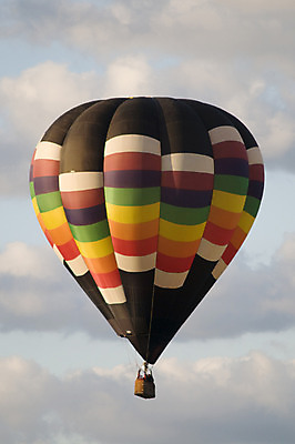 포토 JPG 해외이미지 구름 스포츠 하늘 취미 사람없음 컬러풀 열기구 항공 오르기 풍선 착륙 해외202004 해외포토 자연요소 컬러 항공교통 모션 파일형식 이미지허브