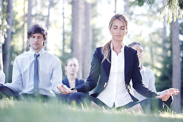 포토 JPG 해외이미지 백인 직업 라이프스타일 공원 컨셉 비즈니스 요가 자연 휴식 건강 사람 앉기 정장 여러명 야외 운동 평화 업무 비즈니스맨 비즈니스우먼 숲 명상 경영자 위치 경영 해외202004 해외포토 서양인 웰빙 옷 공공시설 여자 남자 다수 모션 생활 작업 직장인 리더 생태계 파일형식 이미지허브