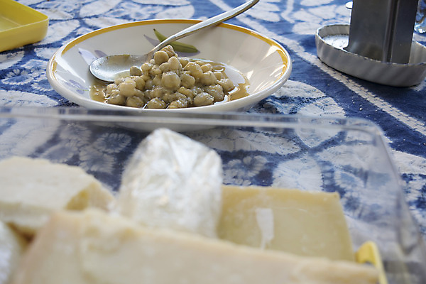 포토 JPG 해외이미지 채소 치즈 사람없음 아기 수프 인도인 그리스인 꼬투리 단백질 병아리콩 삶기 해외202004 해외포토 서양인 외국인 유제품 콩 사람 동양인 영양소 파일형식 이미지허브