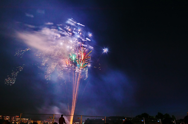 포토 JPG 해외이미지 백그라운드 하늘 불 불꽃 새로움 기념 폭죽 사람없음 빨간색 파티 검은색 흰색 축하 업무 야간 폭발 파열 해외202004 해외포토 자연요소 컬러 컨셉 이벤트 작업 파일형식 이미지허브