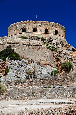 포토 JPG 해외이미지 전통 유럽 문화 벽 바다 섬 여행 건축양식 자연 하늘 휴가 벽돌 풍경 사람없음 야외 물 여름 파란색 햇빛 태양 탑 손상 바위 시간 성 중세 역사 지중해 그리스 과거 그리스인 천연기념물 옛날 파멸 해외202004 해외포토 자연요소 서양인 건축물 계절 건축 나라 컬러 컨셉 돌_바위 생태계 파일형식 소멸 이미지허브