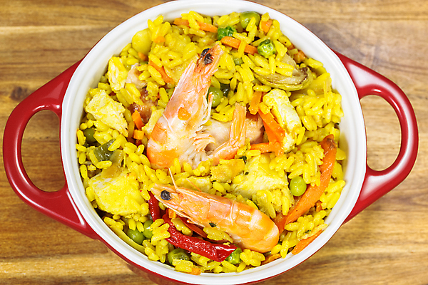 포토 JPG 해외이미지 접시 새우 요리 사람없음 해산물 사프란 스페인요리 파에야 나무배경 해외202004 해외포토 식기 음식 백그라운드 서양음식 갑각류 스페인 향신료 파일형식 이미지허브