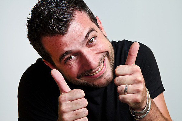 포토 JPG 해외이미지 손 응시 행복 손가락 한명 소년 놀람 OK 스마트 확인 충격 의심 고립 바보 승인 해외202004 해외포토 1 시선 남자 감정 어린이 컨셉 표정 사람 손짓 신체부위 파일형식 이미지허브