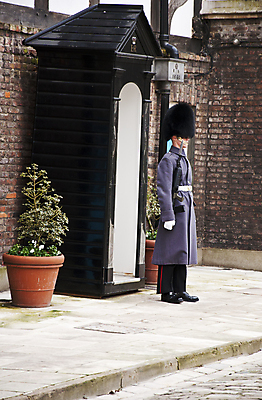 포토 JPG 해외이미지 전통 영어 유니폼 영국 잉글랜드 경비 사람없음 여행객 탑 축제 궁전 의식 큼 런던 군용 보안 병정 여왕 보병 왕국 해외202004 해외포토 문자 건축물 옷 유럽 고건축 군대 안전 사람 보호 크기 파일형식 이미지허브