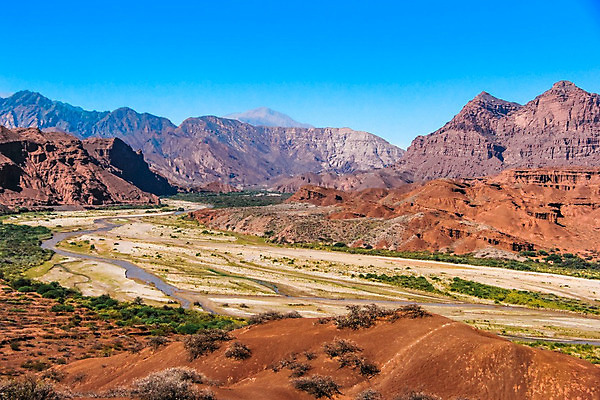 포토 JPG 해외이미지 공원 모래 여행 곡선 오렌지 자연 하늘 산 건조 파노라마 풍경 사람없음 야외 빨간색 여름 파란색 강 일출 골짜기 계곡 미국 하이킹 사막 바위 체험 정상 매움 사암 아르헨티나 서쪽 전국 지질학 해외202004 해외포토 계절 공공시설 교육 선 컬러 컨셉 북아메리카 과일 레저 촬영기법 노을 돌_바위 남아메리카 맛 방향 생태계 파일형식 이미지허브