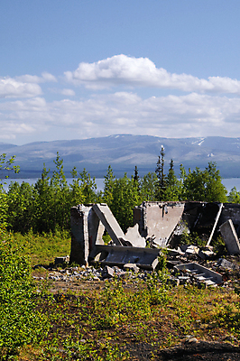 포토 JPG 해외이미지 호수 건축양식 벽돌 산 주택 사람없음 야외 건물 손상 부식 시멘트 구식 옛날 재앙 콘크리트 파멸 혼란 해외202004 해외포토 건축물 건축 컨셉 파일형식 소멸 이미지허브