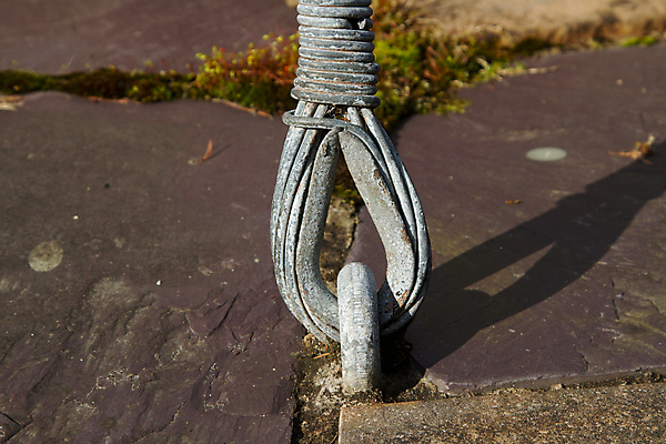 포토 JPG 해외이미지 사람없음 금속 반지 오브젝트 철사 고정 종료 감싸기 땅바닥 옛날 해외202004 해외포토 장신구 모션 재질 바닥 파일형식 이미지허브